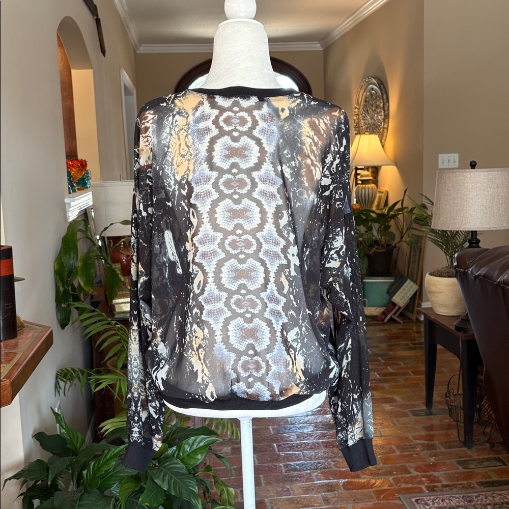 Cabi Python Print Top size L - Picture 8 of 13